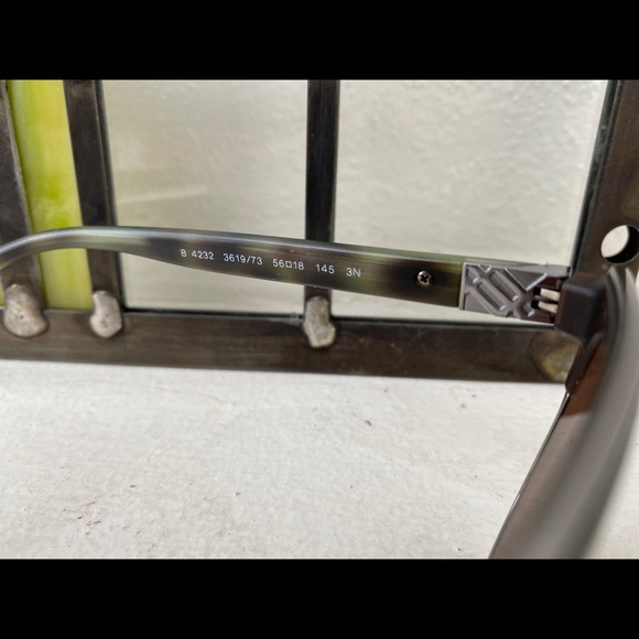 Burberry Sunglasses, authenticated by TRR, non-Rx - Picture 4 of 4